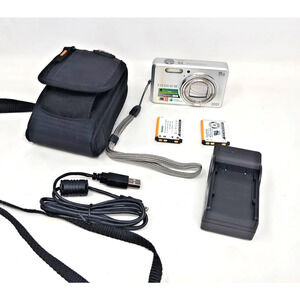 FUJI FINEPIX J110W Digital Camera Silver with charger 2 batteries case fast ship